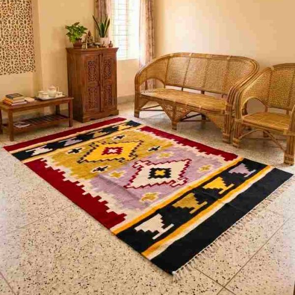 Shatranjy/ handloom carpet: size 47''x77''
