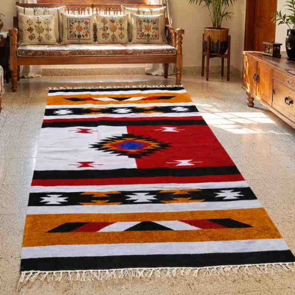 Shatranjy/ handmade carpet: size 35'x61''
