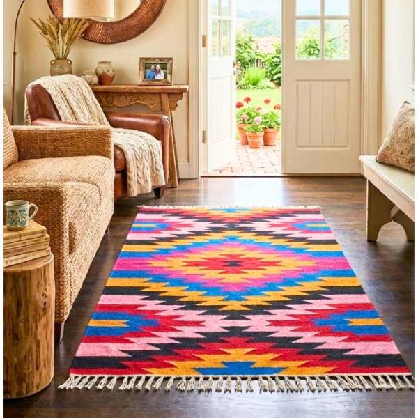 Shatranjy/ handmade carpet: size 36''x61''