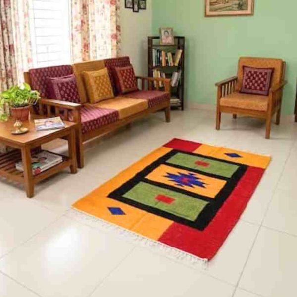 Shatranjy: handloom floor mat,  size- 2'6''x4'