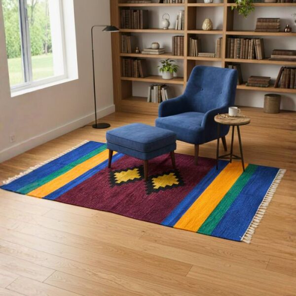 Shatranjy: handloom floor mat,  size- 2'6''x4'