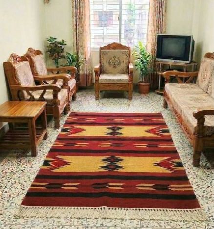 Shatranjy/ handloom carpet: size 4x6 ft