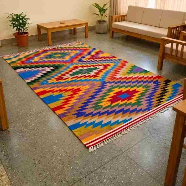 Shatranjy/ handmade carpet: size 59''x85''